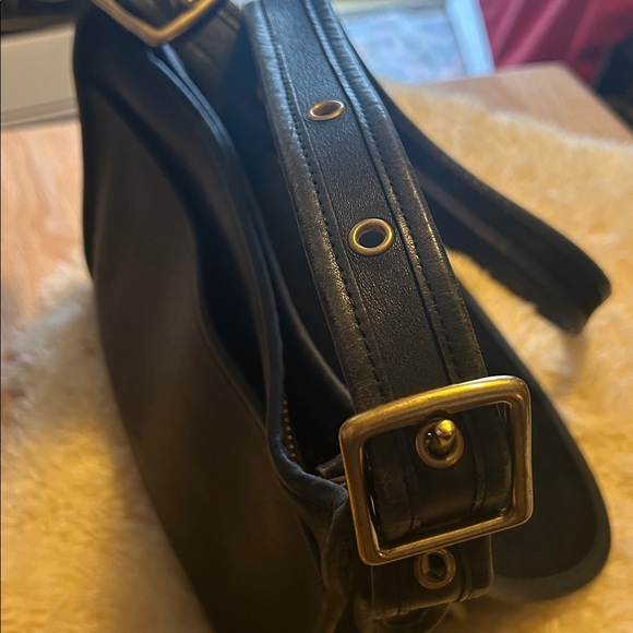 Vintage Coach Black Leather Shoulder Bag - Picture 7 of 10